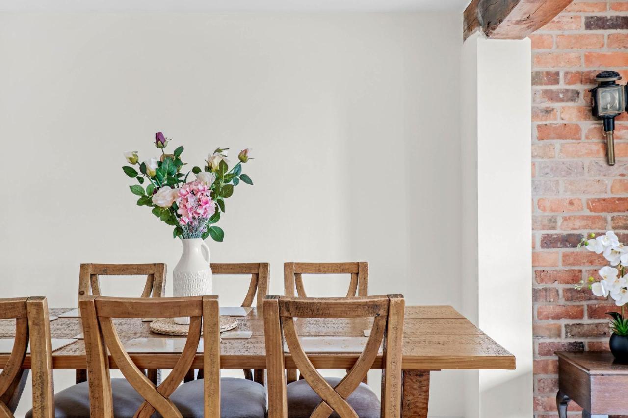 Wheelbarrow Cottage Bengeworth 外观 照片